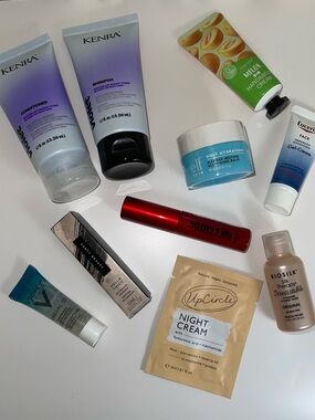 Deluxe Sample Set Skincare, Hair and Makeup